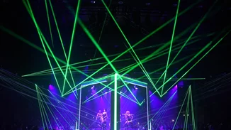 Calzedonia Summer Show | Τα πιο hot μαγιό του καλοκαιριού σε ένα... κουτί!