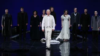 Ποιοι έδωσαν το παρών στην επίσημη πρεμιέρα της παράστασης "Ο Ηλίθιος";