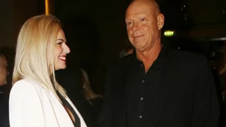 Τζώνη Καλημέρης & Χριστίνα Κοντοβά | Full in love στις παραλίες της Μυκόνου