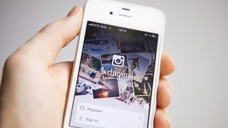 Insta-συναγερμός! Η αγωνία για το 1Μ followers έλαβε τέλος