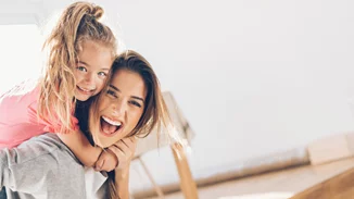 Έχουμε μπερδέψει την αγάπη μας για τα παιδιά μας με το «πάρε»