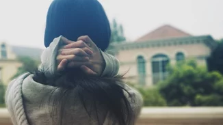 Δεν είσαι μοναχικός, είσαι μόνος