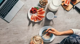 Τι να φάω για πρωινό στις διακοπές; (μήπως το πρωινό σου σε παχαίνει;)