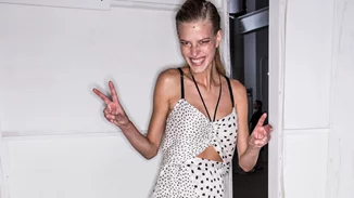 Άνοιξη/Καλοκαίρι 2018: Πώς να συνδυάσεις το πούα μοτίβο; (μία από τις πιο hot τάσεις)