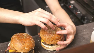 Πώς θα φτιάξεις το πιο νόστιμο burger της Αυστραλίας