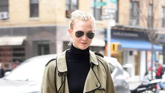 Ashley Graham - Karlie Kloss | Κάνουν μαζί acro yoga