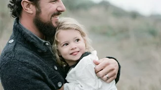 5 συμβουλές μιας μητέρας που είναι στο σπίτι σε έναν πατέρα που δουλεύει όλη μέρα