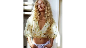 Αν η Άνοιξη ήταν ρούχο, θα ήταν αυτό το τοπ του brand Ganni