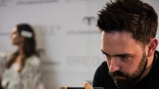 Βρεθήκαμε στα παρασκήνια ενός fashion show και ορίστε όλες οι beauty λεπτομέρειες που ξεχωρίσαμε