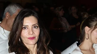 Κατερίνα Λέχου | Βραδινή έξοδος στο θέατρο με chic εμφάνιση