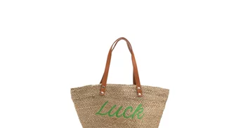 Οι ψάθινες τσάντες που θα σου φτιάξουν τη μέρα!