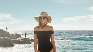 10 μαύρα μαγιό που είναι πάντα επίκαιρα