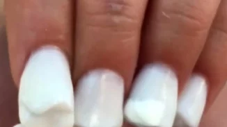 Τα νύχια που μοιάζουν με δόντια είναι trend: Και ό,τι κατάλαβες, κατάλαβες!