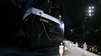 Chanel Resort '19: Το εκκεντρικό beauty look του show, που όμως μπορείς να πετύχεις σε 5 λεπτά!