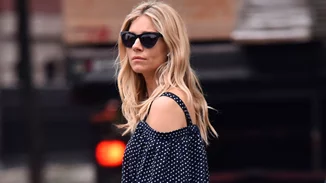 Το little black dress της Sienna Miller είναι ό,τι δεν πρέπει να απουσιάζει από την γκαρνταρόμπα σου