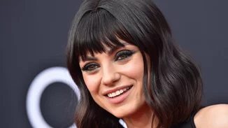 Mila Kunis: Την είδαμε πρώτη φορά με αφέλειες! Μας άρεσε όμως;