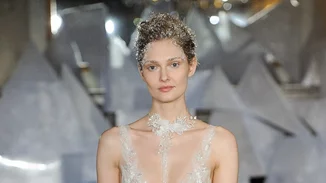 Ξέχνα τα μολύβια και την mascara την ημέρα του γάμου σου: Βρήκαμε την πιο πρωτότυπη ιδέα για φρύδια και βλεφαρίδες