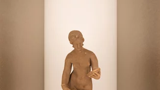 Αναρωτιέσαι πώς μύριζαν οι γυναίκες στην αρχαιότητα; Ήρθε η ώρα όχι μόνο να μάθεις αλλά και να μυρίσεις!