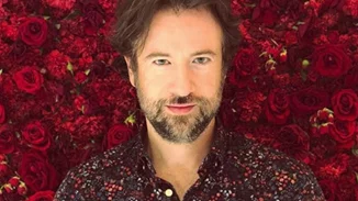 Οριστικό: Ο Κωστής Μαραβέγιας με το νέο "Στην υγειά μας" στην ΕΡΤ