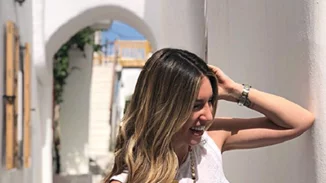 Αθηνά Οικονομάκου | Βόλτα στη Μύκονο με τον γιο της