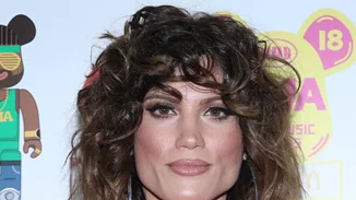 Μαίρη Συνατσάκη | Απαντάει σε όλα τα κακοπροαίρετα σχόλια για το θέμα της ακμής που αντιμετωπίζει