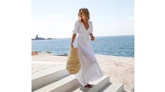 Από το πάρτι μέχρι το γραφείο, ανακάλυψε το know-how για τις πιο επίκαιρες εμφανίσεις με το αγαπημένο σου λευκό φόρεμα