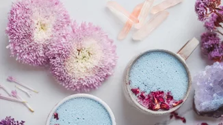 Moon Milk | Αυτό το παστέλ ρόφημα θα αλλάξει (μάλλον) την ποιότητα του ύπνου σου