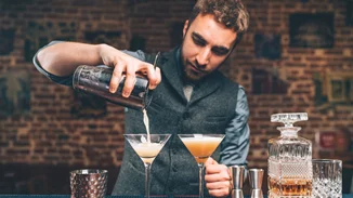 Με ποια cocktails θα αντικαταστήσεις το αγαπημένο σου κλασικό ποτό