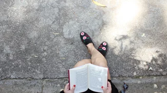 Αυτό είναι το βιβλίο που θα διαβάσεις αυτή την εβδομάδα (αλλά και όλο το καλοκαίρι)