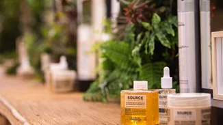 Η φύση στην υπηρεσία των μαλλιών σου με τη νέα σειρά της L'Oréal Professionnel