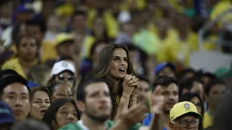 Τα αγγελάκια της Victoria's Secret βλέπουν Μουντιάλ!