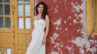 Τόνια Σωτηροπούλου | Βόλτα στο Κολωνάκι χωρίς ίχνος μακιγιάζ