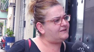 Σοφία Βογιατζάκη | H επίθεση στους δημοσιογράφους & τo ξέσπασμα on camera: «Σταματήστε, έλεος!»