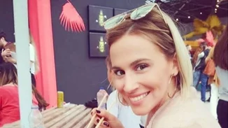 Νάντια Μπουλέ | Απολαμβάνει τις διακοπές της στη Μύκονο