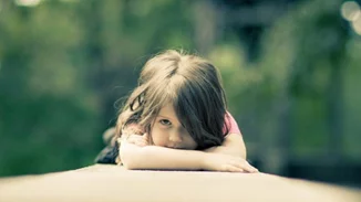 5 αρνητικές παιδικές εμπειρίες που διαμόρφωσαν τον χαρακτήρα μας ως ενήλικες