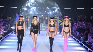 To Tezenis Show είναι το catwalk που σήμερα θα σου φτιάξει τη διάθεση