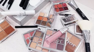 Μόλις γνωρίσαμε την πιο hot σειρά καλλυντικών αυτή τη στιγμή και να τι έχουμε να σου πούμε