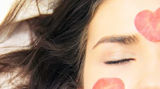 Τα φυσικά καλλυντικά που χρειάζεσαι φέτος το καλοκαίρι