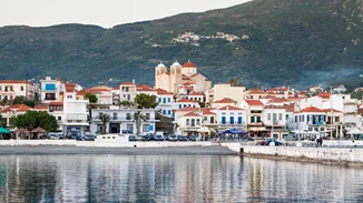 Αυτό το καλοκαίρι ταξιδεύουμε στη γραφική Νεάπολη