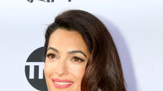 Η Amal Clooney μόλις φόρεσε σορτς και ήταν υπέροχη