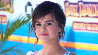 Και η Selena Gomez «έπαθε» Meghan Markle στο στυλ της