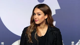 H Jessica Alba έχει το πιο έξυπνο και απλό στιλιστικό τρικ για να αναβαθμίσεις το look σου