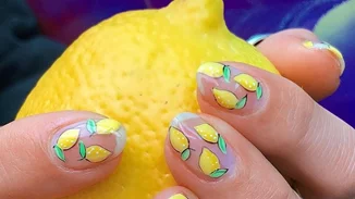 Θέλεις τα νύχια σου χωρίς χρώμα; Done! Θέλεις όμως και να έχουν ενδιαφέρον; Ορίστε!