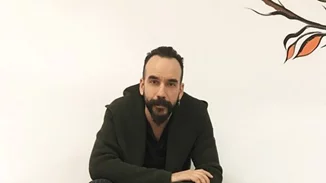 Πάνος Μουζουράκης | H απίστευτη μεταμόρφωσή του για το Mamma Mia!