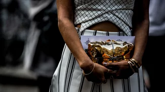 Οι πιο οικονομικές τσάντες θα αναβαθμίσουν το look σου στο λεπτό