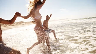 Ερωτικά Ιουλίου | Πώς εξελίσσεται η ερωτική μας ζωή στα μέσα του καλοκαιριού;