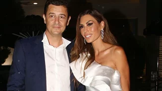 Ο Αντώνης Σρόιτερ και η Ιωάννα Μπούκη σε σπάνια έξοδό τους με τις πανέμορφες κόρες τους