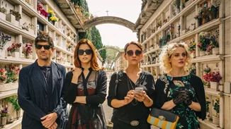 Τι δουλειά έχει μία Miss Ιταλία σε καλοκαιρινή κωμωδία;