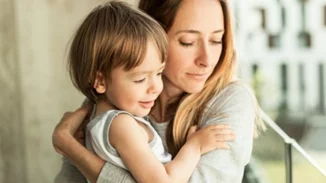 Ο υπερήρωας γονιός. Ένα νέο μοντέλο που προωθούμε οι ψυχολόγοι άθελά μας