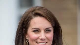 Θυμόμαστε τι φόρεσε η Kate Middleton στις βαφτίσεις των George και Charlotte